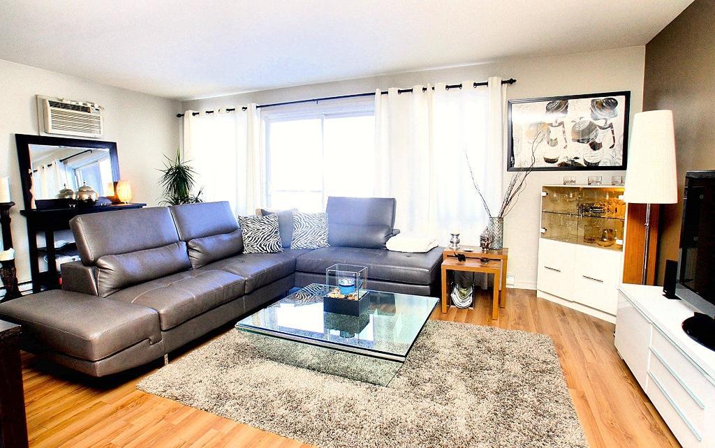 CONDO 4 1/2 A LOUER, LUXUEUX ST HUBERT, LONGUEUIL, 50 ANS ET PLUS TRANQUILLE PRES DE TOUT, JUILLET, TRES GRAND 1250 PC, VIDÉO ++ A VISITER++