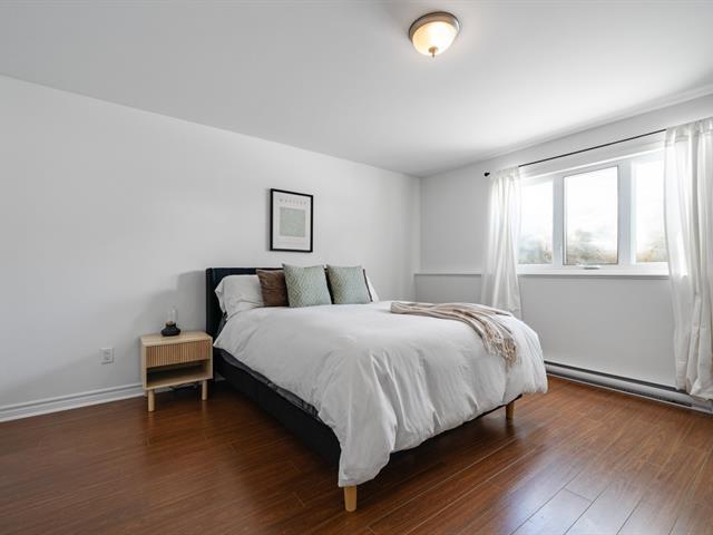 Beau et large condo a louer a Hull