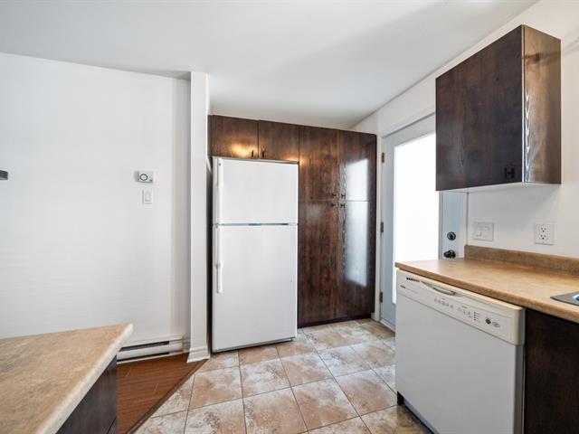 Beau et large condo a louer a Hull