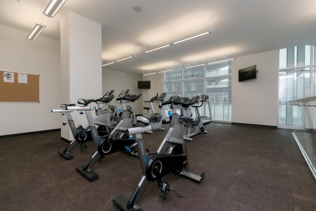 Condo Rouge 3 1/2. ( 1 stationnement inclus)