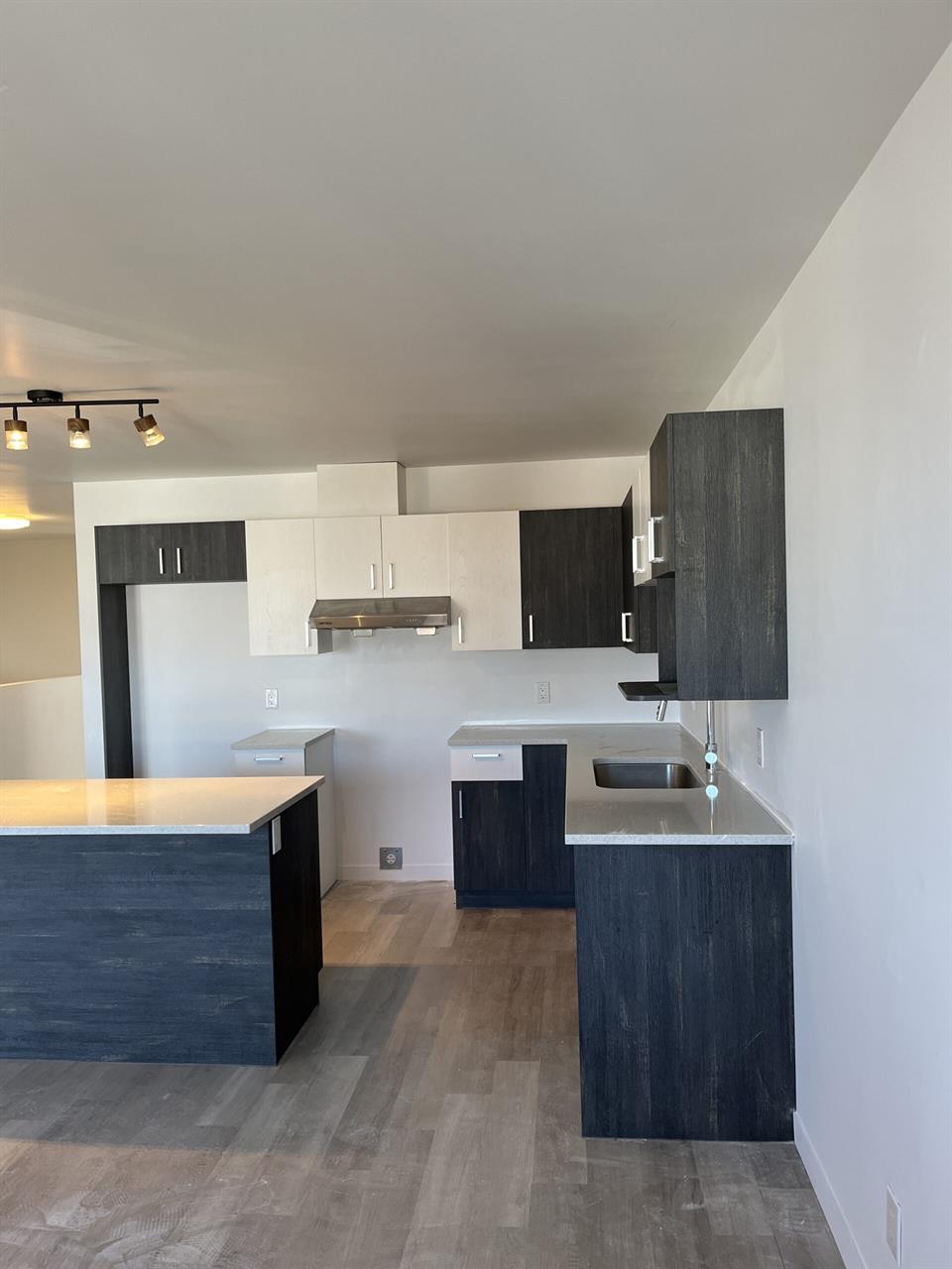 2318 Rue Prospecteur