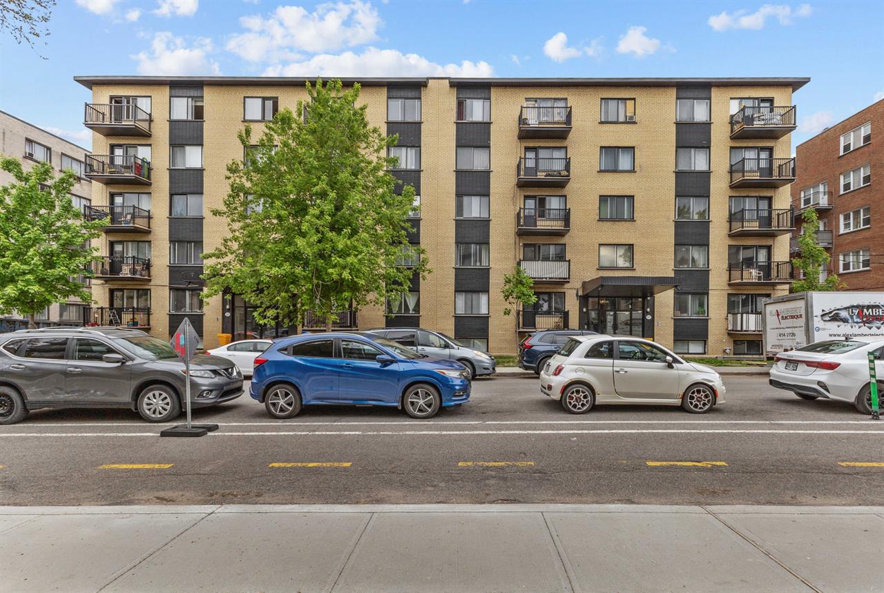 3 Bedroom (106) - 4855 Avenue Bourret, Montréal