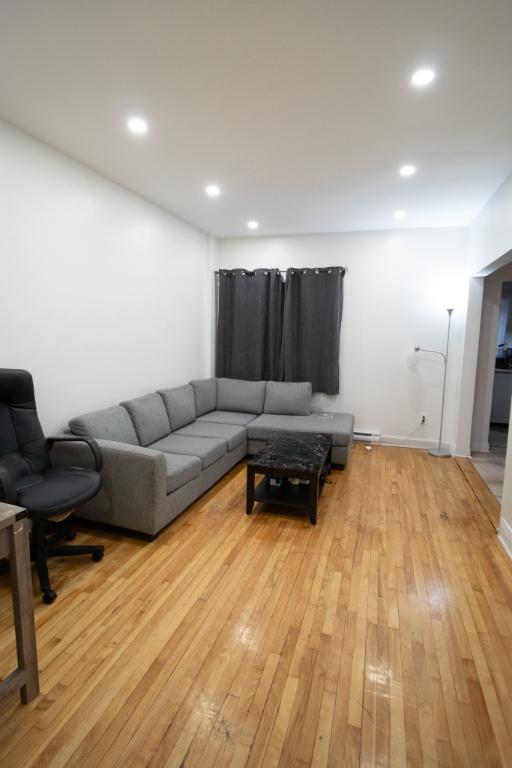 4 1/2, 4.5, a louer, for rent, condo, Outremont, Metro, chambres