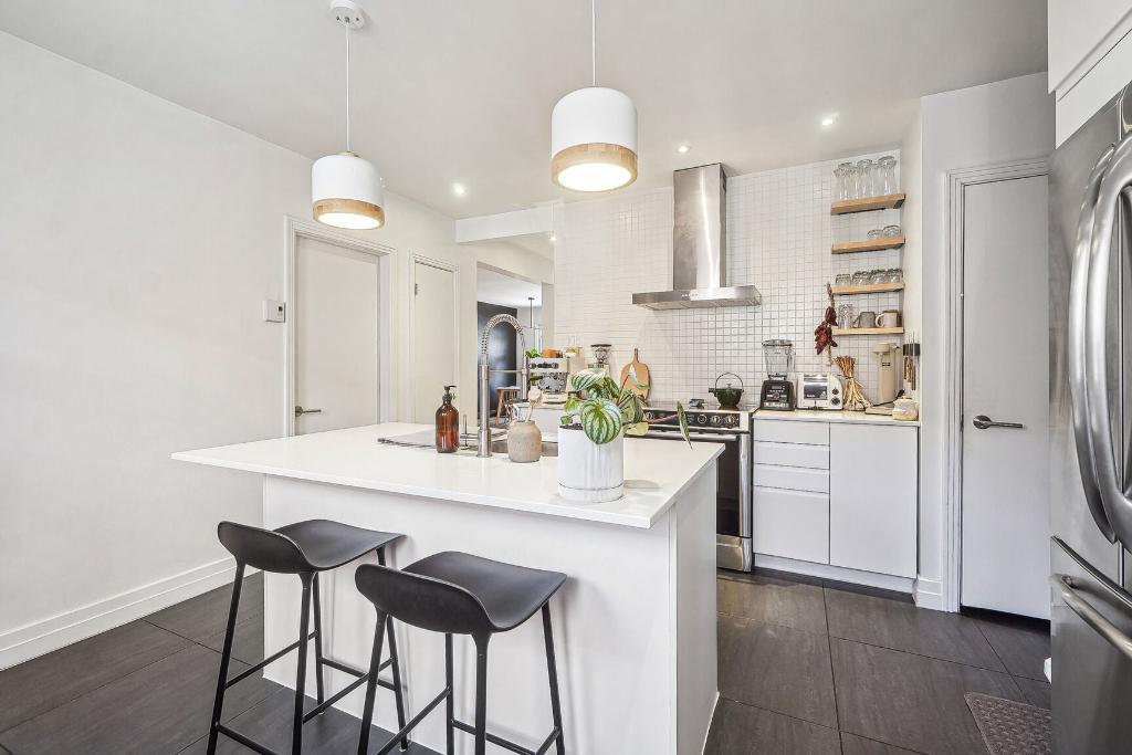 Grand 5 1/2 rénové au rez-de-chaussée dans Villeray (cour privé et sous-sol)