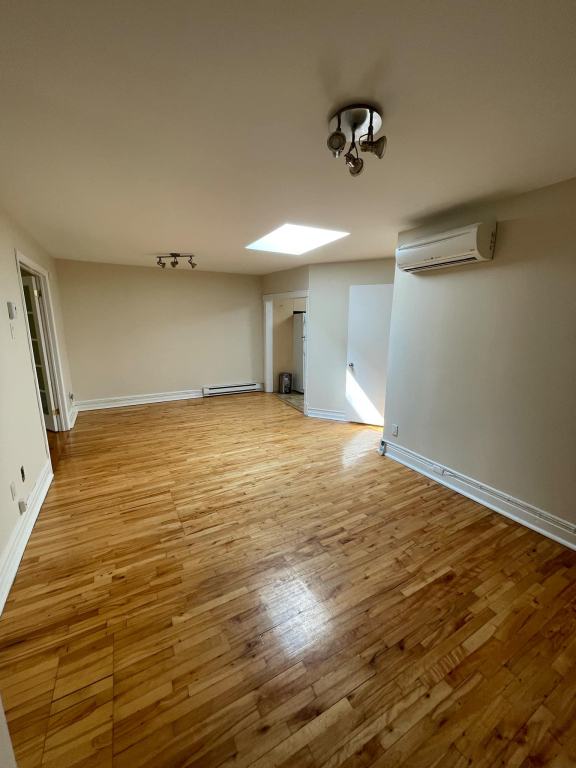 51/2 Avec Garage Intérieur-1 Min Du Metr
