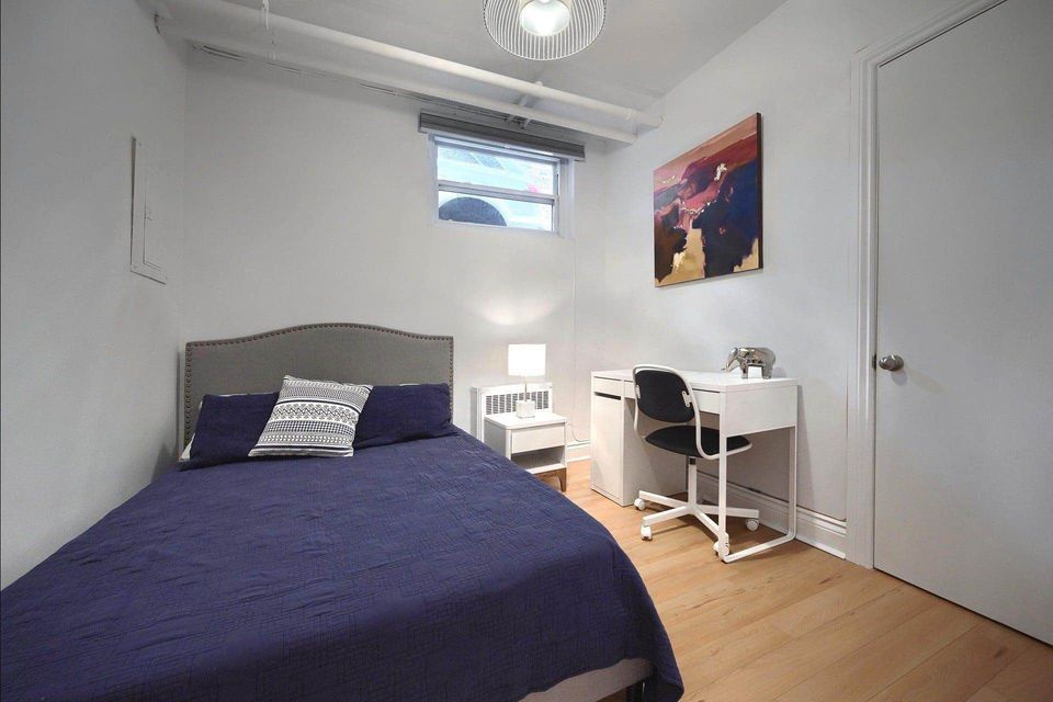 Chambre Rénovée, Meublée, Tout Inclus.