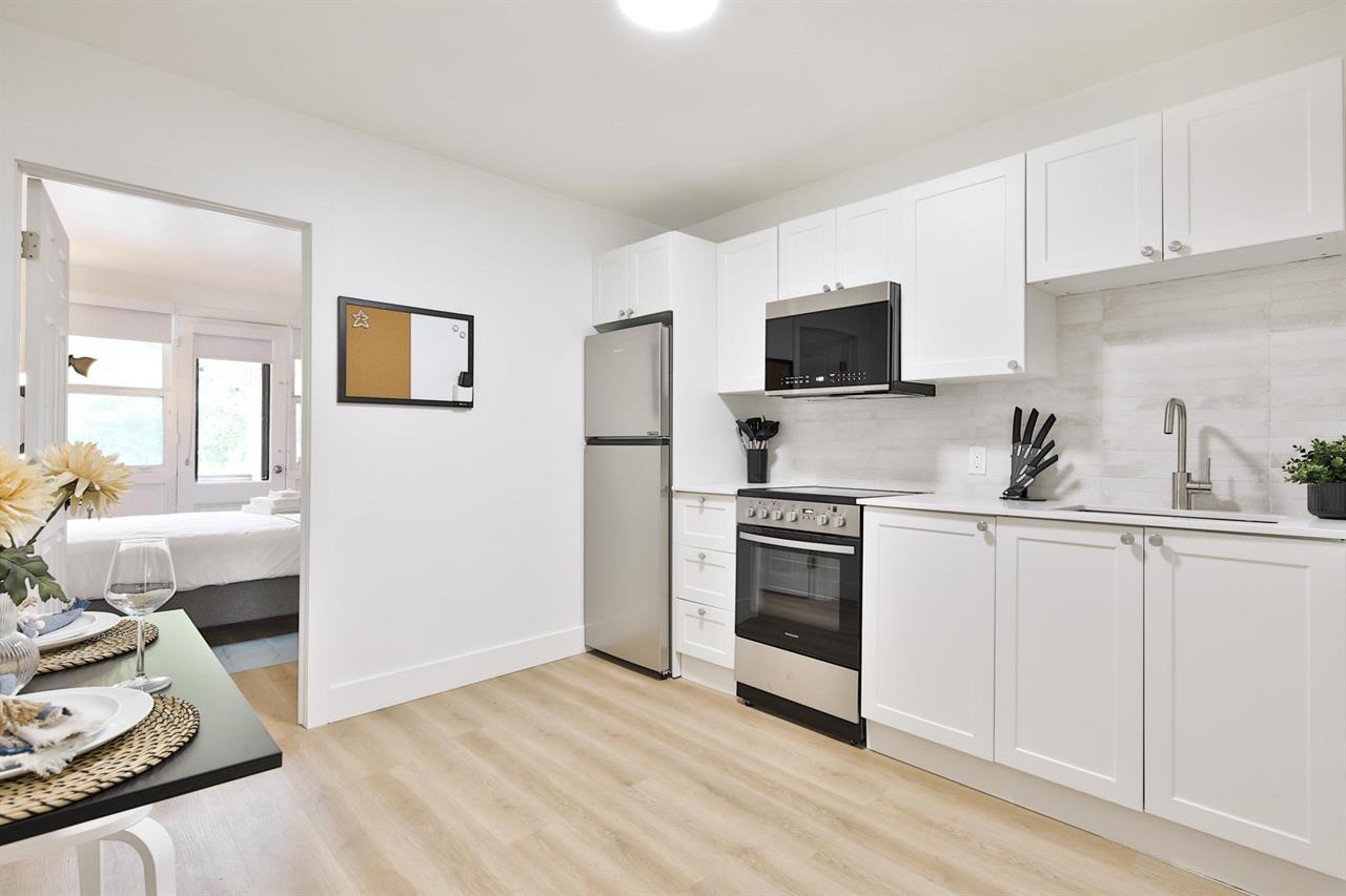 3 Bedroom + Den - 1675 Rue Rachel Est, Montréal