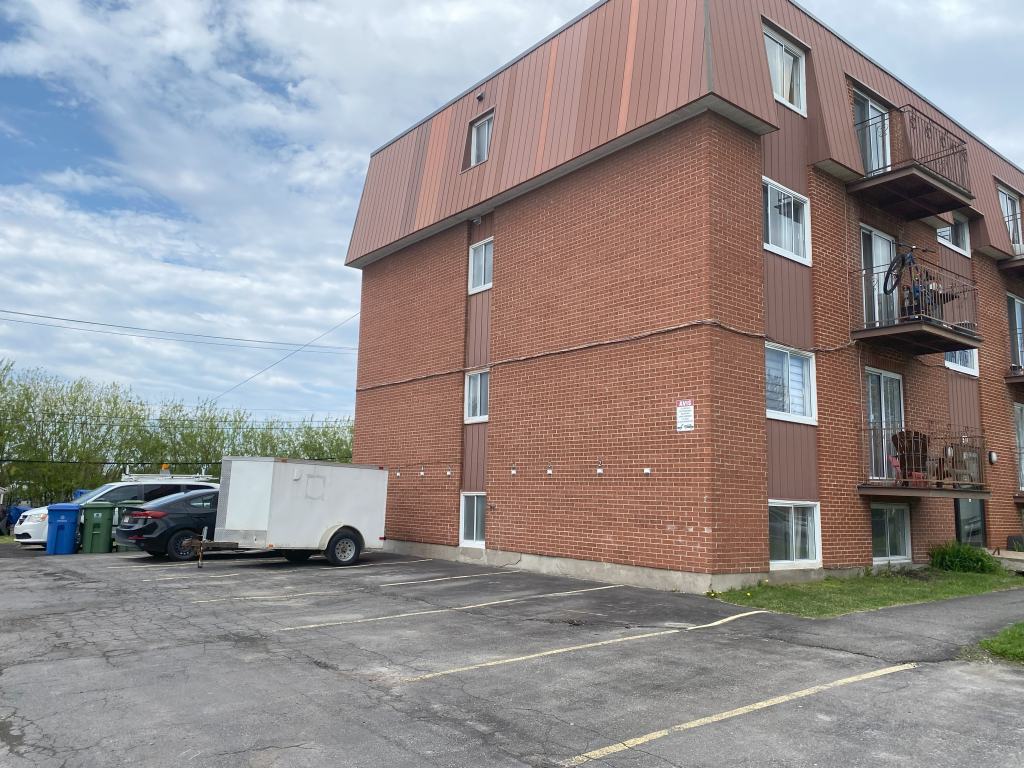 Appt 4 1/2 Avec 5 électros Inclus