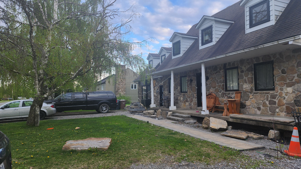 Maison Style Canadienne 9 1/2