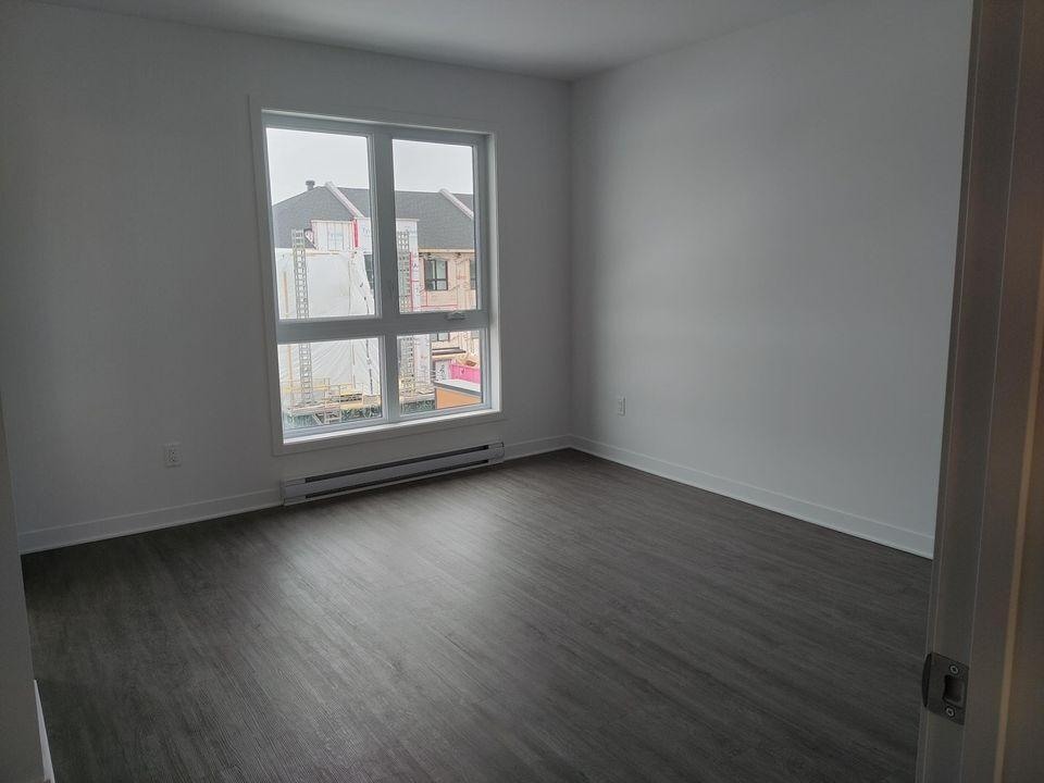 328-B rue Angèle-Chartrand LAVAL – Spacieux 4 ½ moderne à louer, 2 sdb | 2 150 $/mois