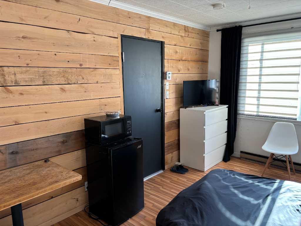 Chambre avec salle de bain à louer