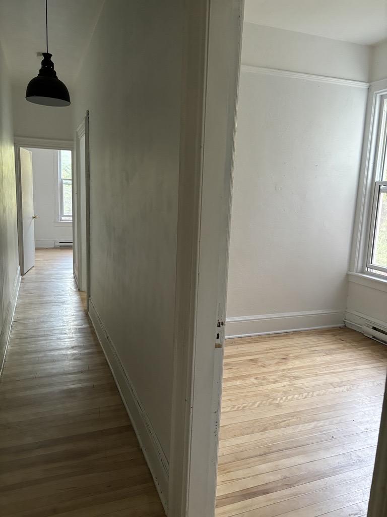 Immeuble - 572 Rue Dufferin 5 Et Demi - Secteur Centre-Ville