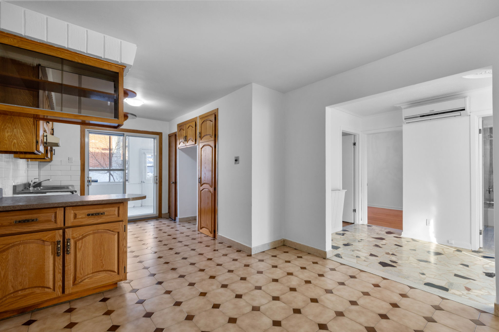 Appartement De 3 Chambres & Cour Arrière