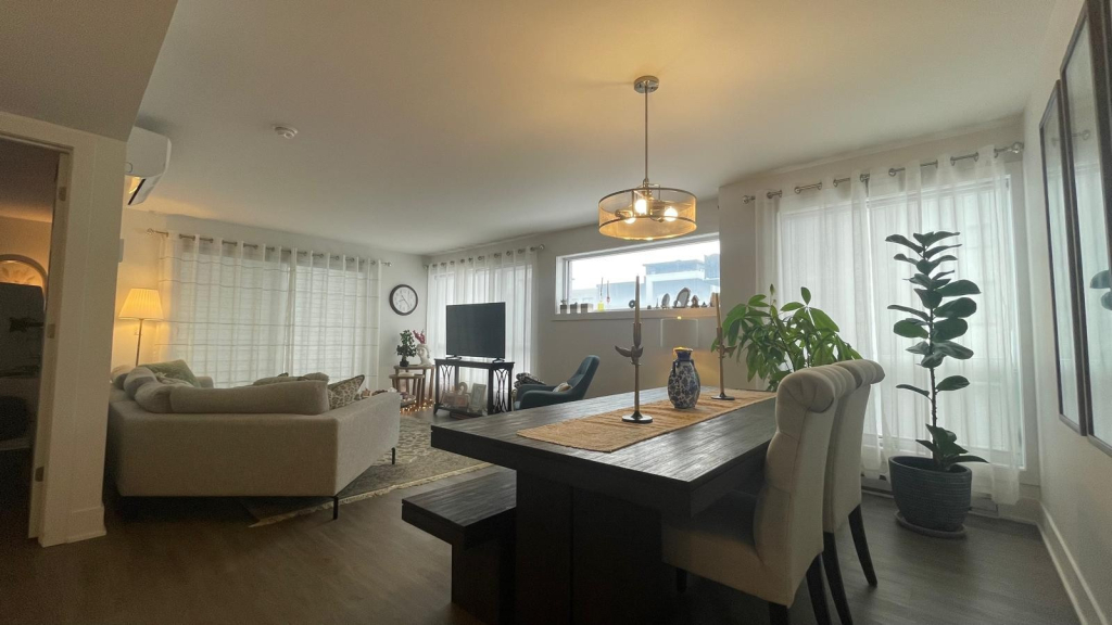 Condo à Louer 2 Chambres