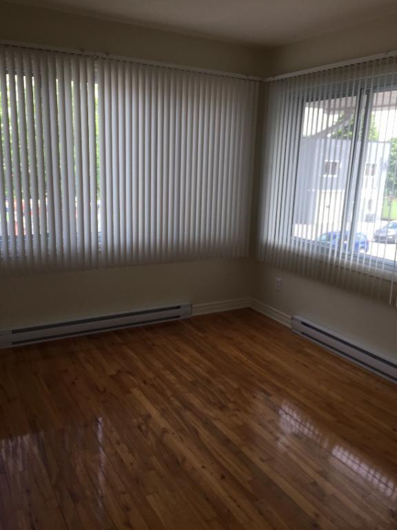 Appartement 5 1/2 Laval, Vimont, 2 places de stationnement