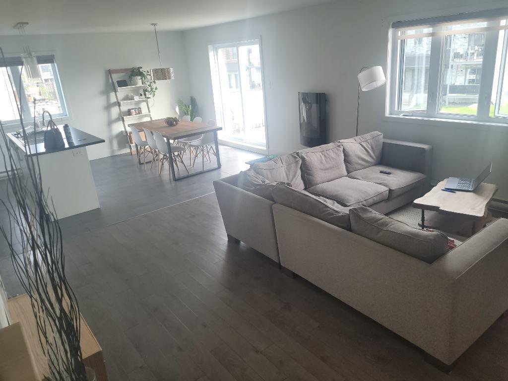 Grand 5 1/2 sur 2 étages Richelieu