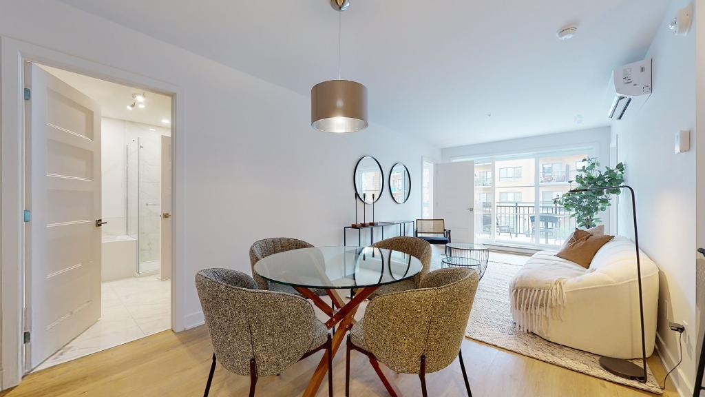 Appartemment/Condo à louer Laval, à 5 minutes de Montréal par le pont A25