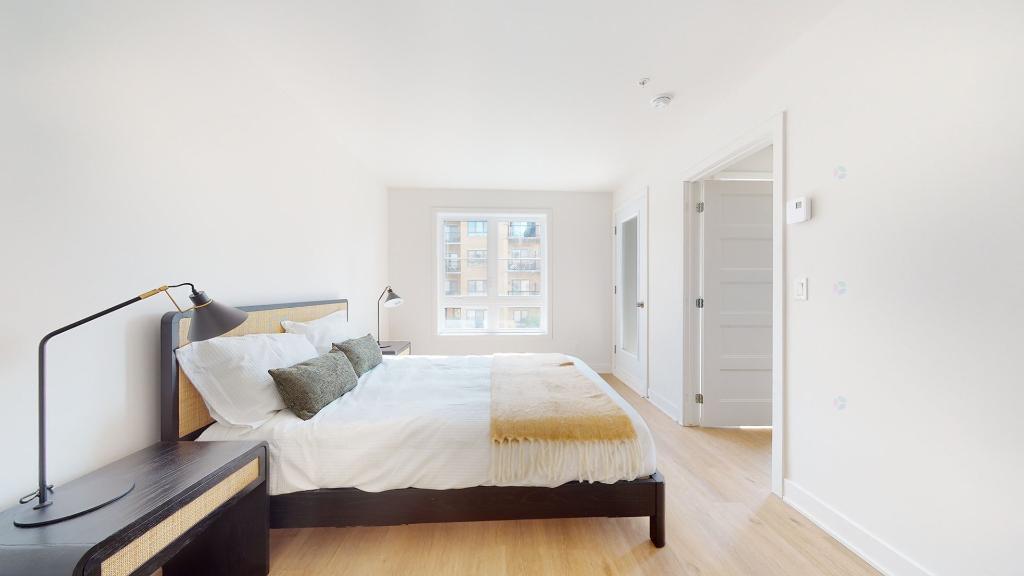 Appartemment/Condo à louer Laval, à 5 minutes de Montréal par le pont A25