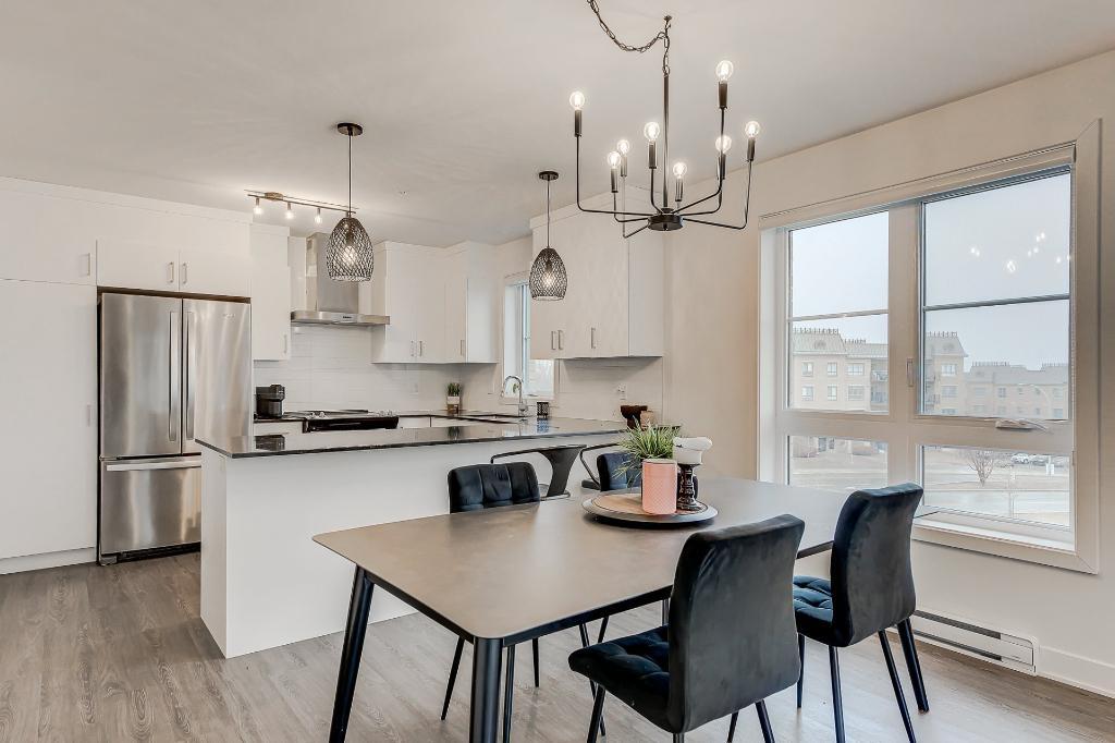 Condo / Appartement à louer, UNITÉ DE COIN! À 5 minutes de Montréal par le pont A25
