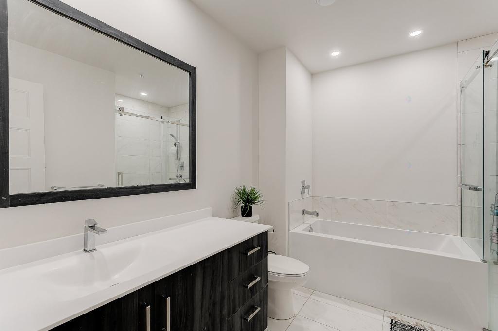 Condo / Appartement à louer, UNITÉ DE COIN! À 5 minutes de Montréal par le pont A25