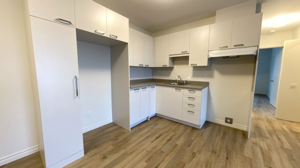 4 ½ RÉNOVÉ|TOUT INCLUS | MAGOG | AOÛT