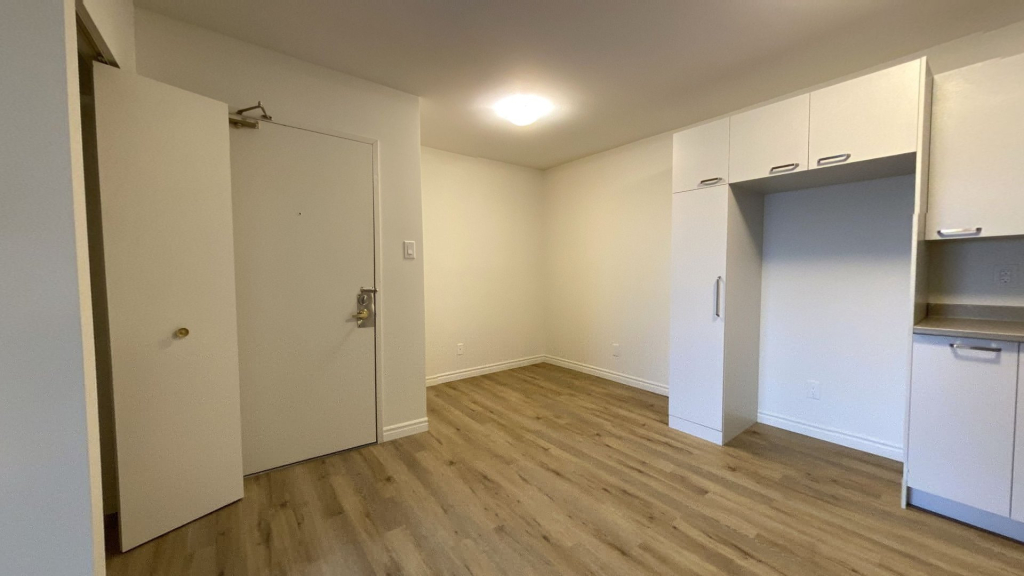 4 ½ RÉNOVÉ|TOUT INCLUS | MAGOG | AOÛT