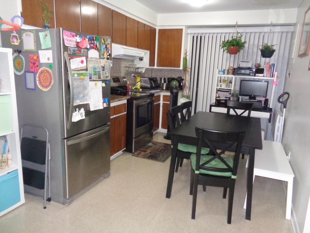 Beau 4 ½ situé à Anjou, dans un immeuble très calme et bien entretenu