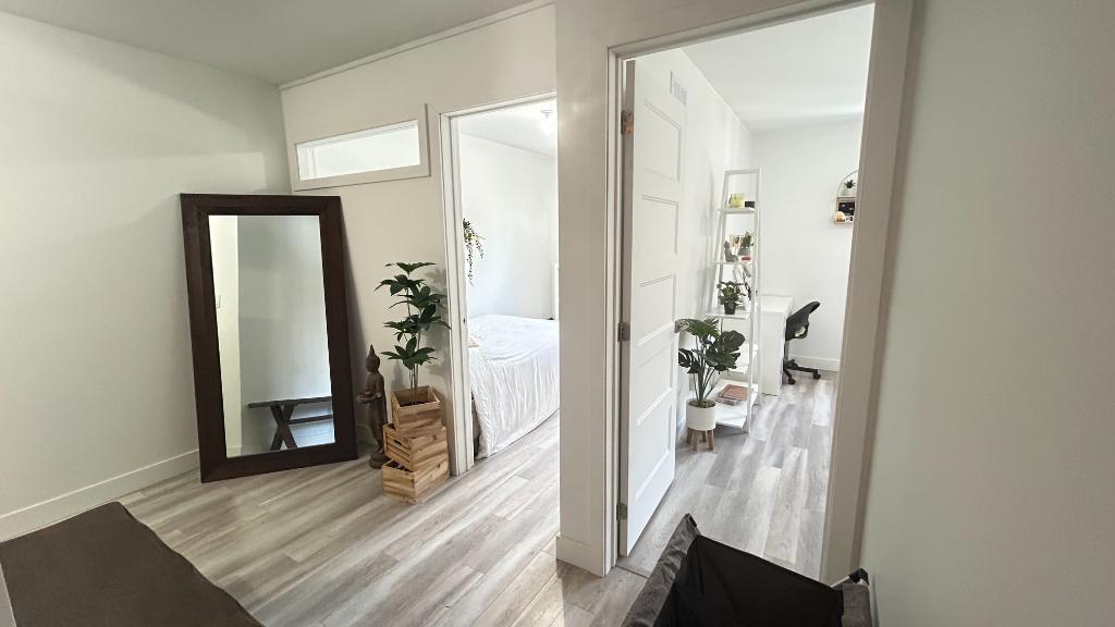TRANQUILLE Belle maison de ville sur 2 étages, avec GARAGE INTÉGRÉ, MAISON AU BOUT DROIT, NON-FUMEUR, AUCUN CHIEN, ENQUÊTE DE CRÉDIT