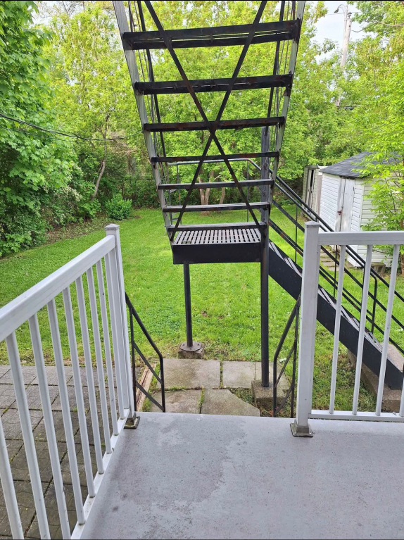 Appartement De 3 Chambres Et 1 Salle De