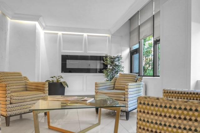Studio - 200 Kensingon, Westmount