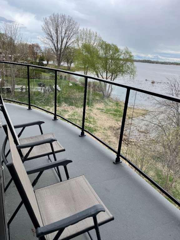 Grand condo 4 1/2 à louer