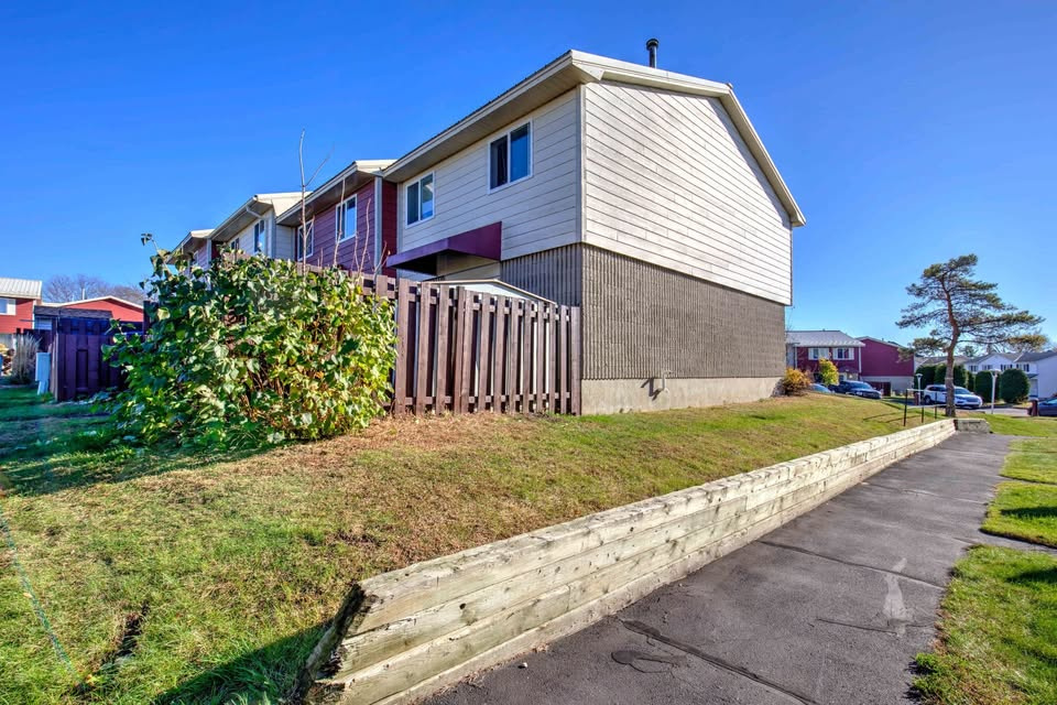 Renovated & Fully Furnished 3-Bedroom To