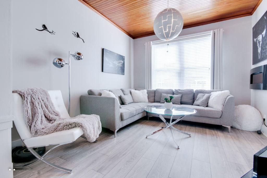Grand 5 1/2 avec garage fermé, près de tous les services à Shawinigan.