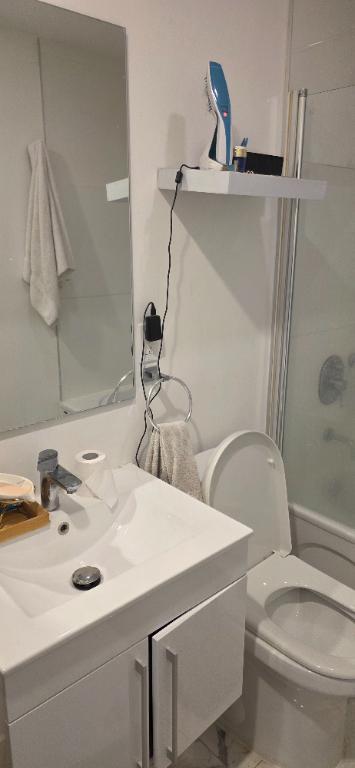 🏡Beautifully renovated 3 1/2 on top floor
