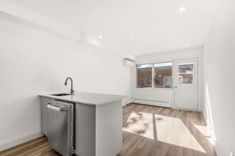 2 CH - 1 SDB - Montréal - $1,690 /mo