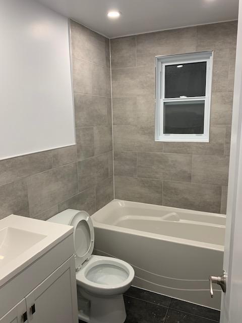BIENVENUE ETUDIANTS/COLOCS METRO JARRY/CREMAZIE - 3 CHAMBRES- 1.5 SALLE DE BAIN - PLANCHER BOIS FRANC - COMPTOIR QUARTZ - ARMOIRES MODERNES