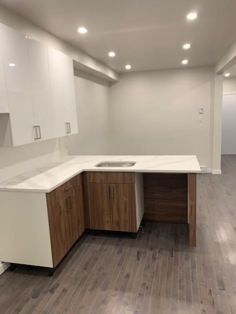 BIENVENUE ETUDIANTS/COLOCS METRO JARRY/CREMAZIE - 3 CHAMBRES- 1.5 SALLE DE BAIN - PLANCHER BOIS FRANC - COMPTOIR QUARTZ - ARMOIRES MODERNES