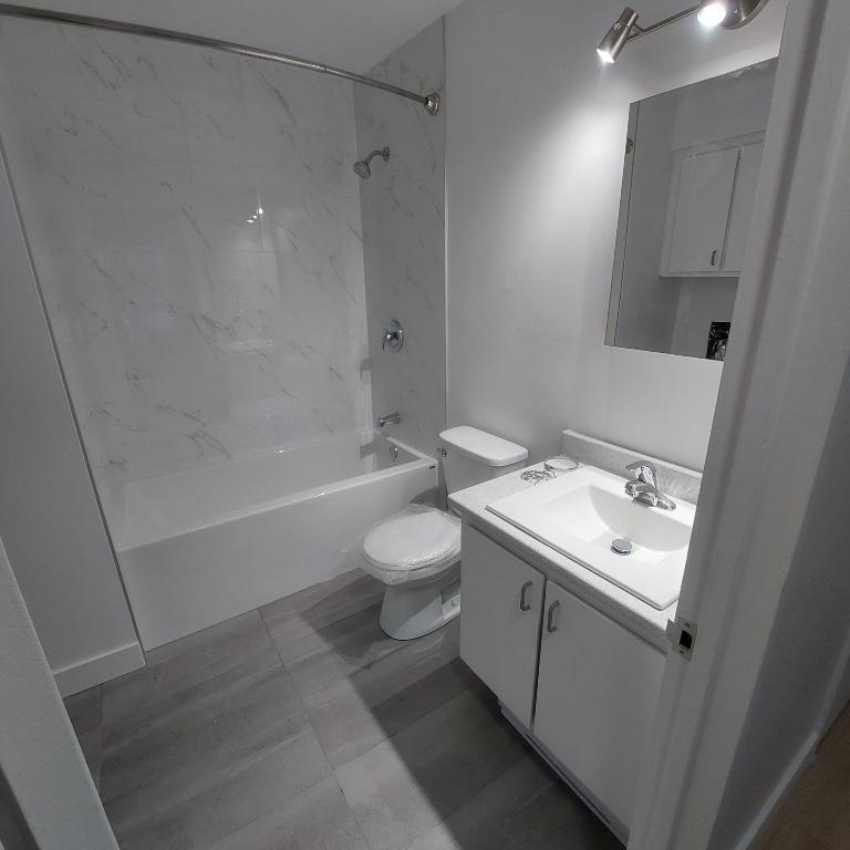 Petit logement 4 1/2 à louer