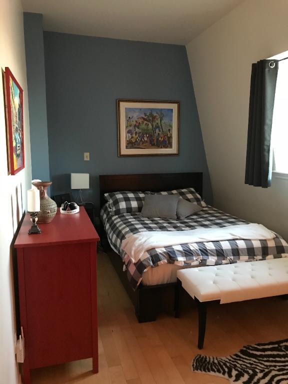 31/2 près base militaire, meublé pour RI, garage, ascenseur 1550$/mois