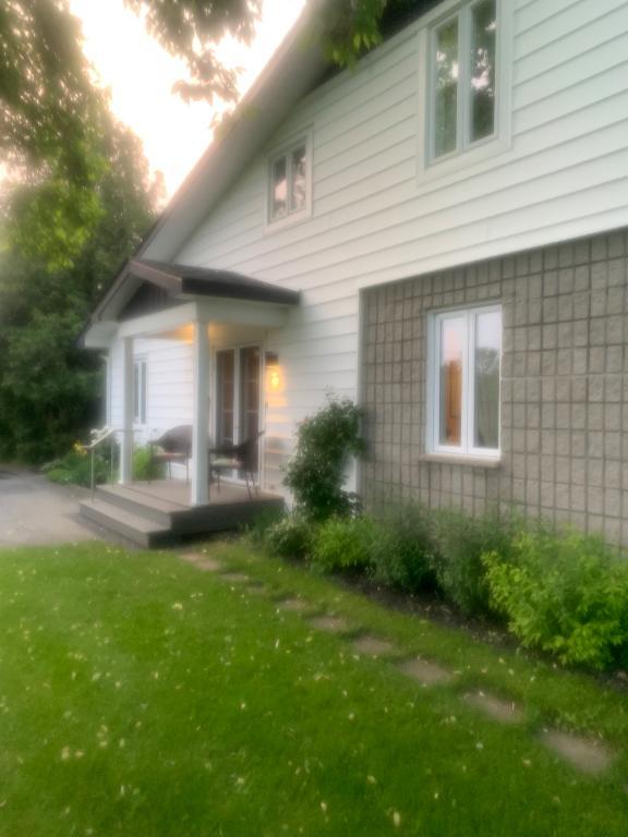 Superbe grande maison à louer 30 minutes de Montréal