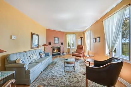 Superbe grande maison à louer 30 minutes de Montréal