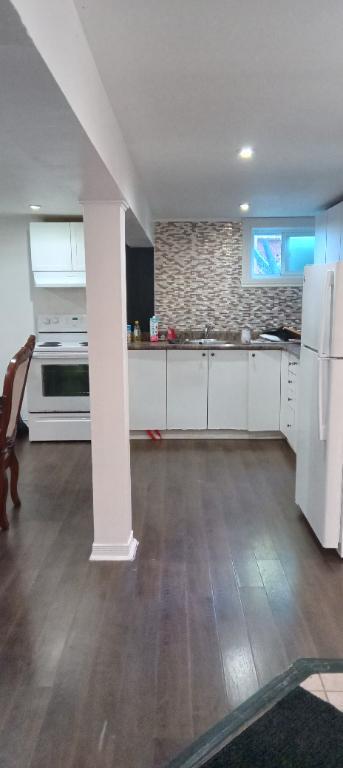 Grand logement 41/2 1400$ à louer Sous Sol 4 Électro inclus