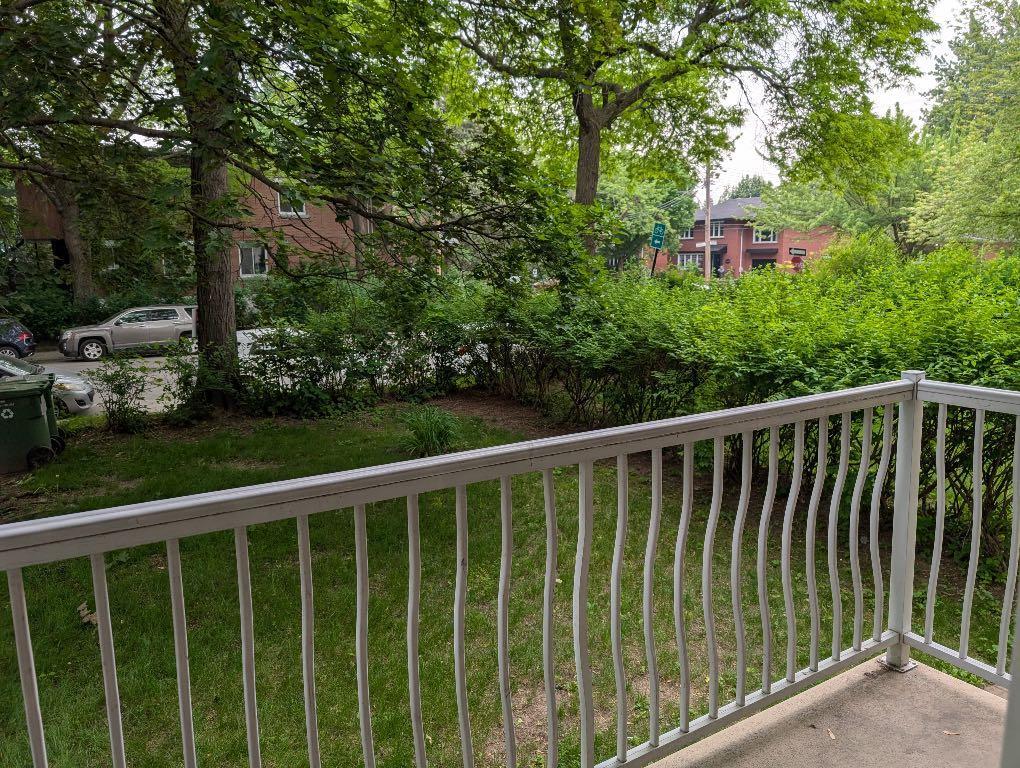 1575$/mois - Disponible dès maintenant - 4 ½ - poêle, frigo inclus - balcon