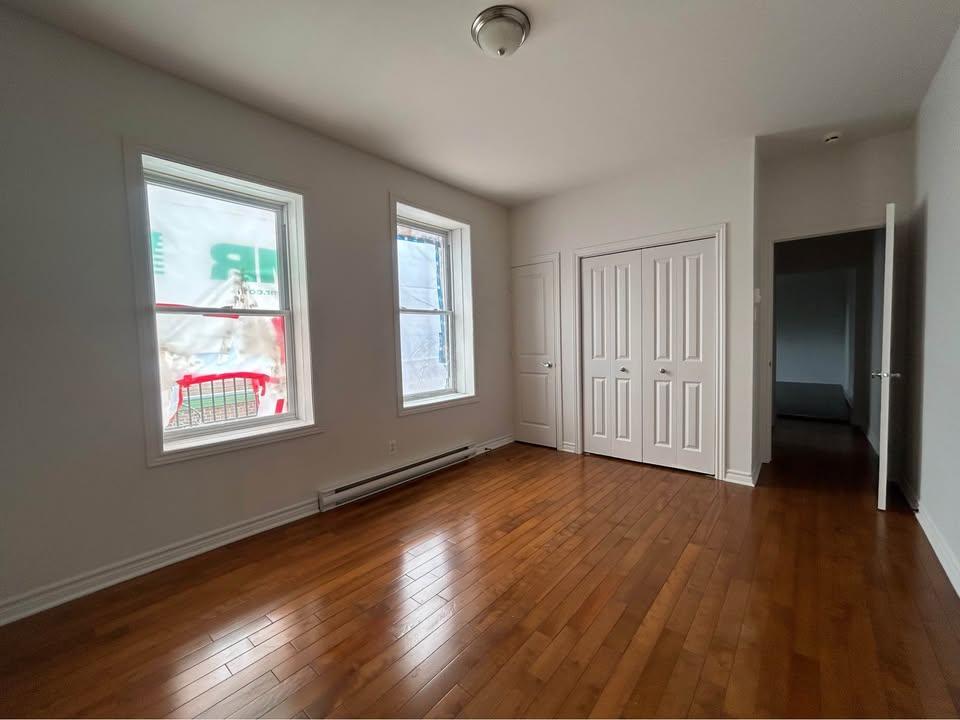 Découvrez ce lumineux et spacieux appartement de 2 chambres a Lachine