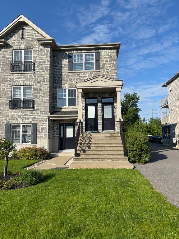 Condo 5 et demi à louer 1er août_Mirabel St-janvier