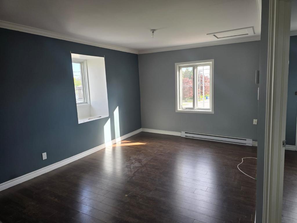 Appartement de Deux Chambres à coucher et 1 salle de bain