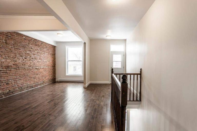 NOUVEAU, SUPERBE, ENSOLEILLÉ AVEC VUE SUR LE MONT-ROYAL 2 BR