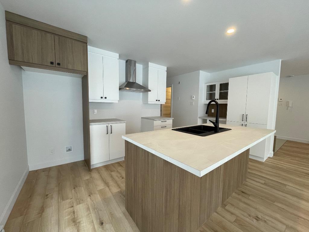 Appartement style condo 41/2 troisième étage