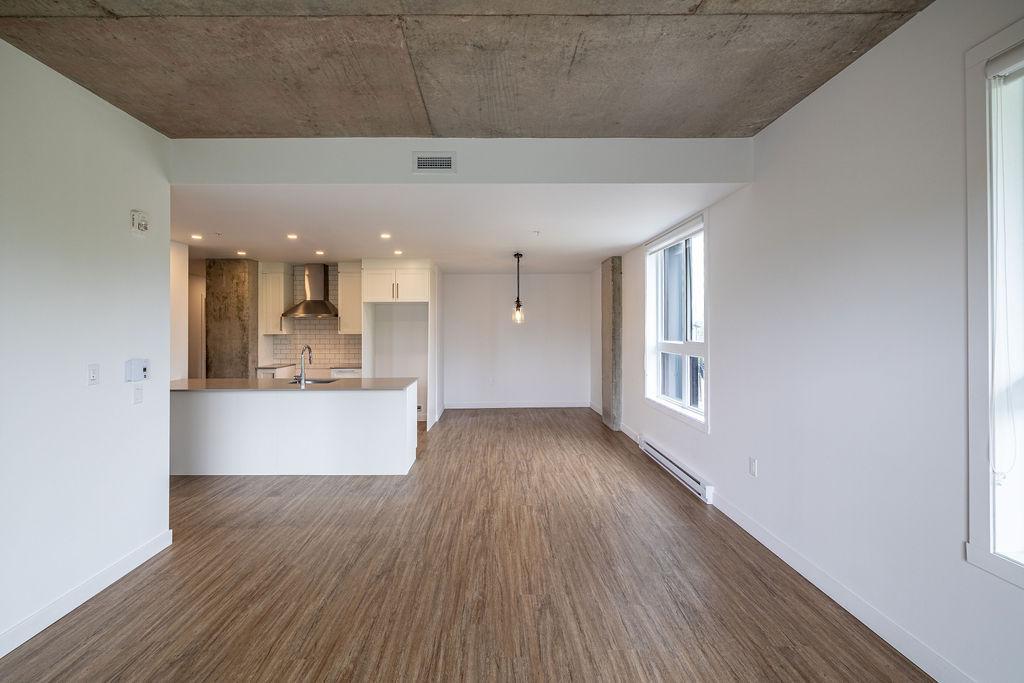 6 1/2 + en COIN - Bureau - Lévis centre-ville