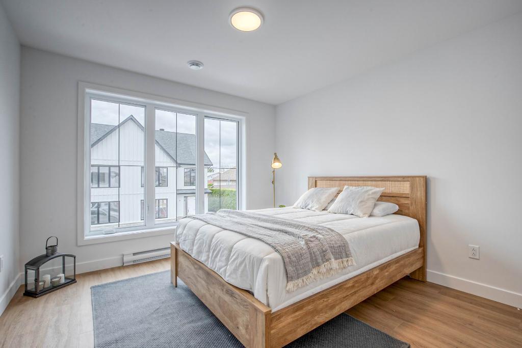 1 MOIS GRATUIT ! Grand 5 1/2 sur 2 étages, libre 1er juillet - Condo / appartement / logement à louer La Présentation